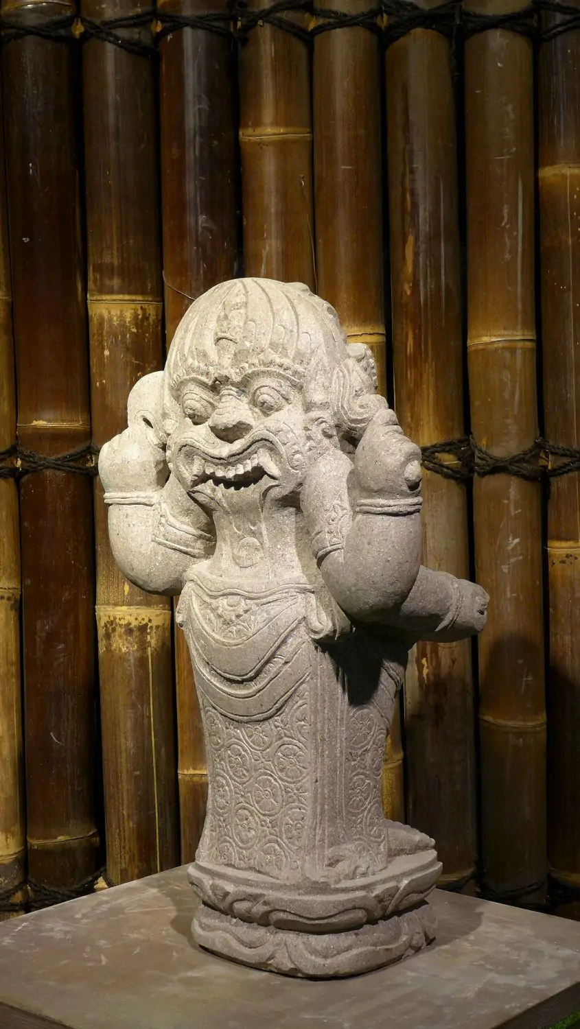  Product image 7 of the product “Standing Ganesha, 60 cm height, riverstone, stonemasony ”